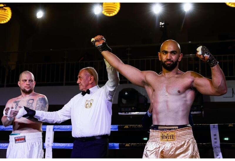 Azərbaycanlı boksçu rəqibini 12 saniyəyə iki zərbə ilə nokaut etdi - VİDEO - FOTO