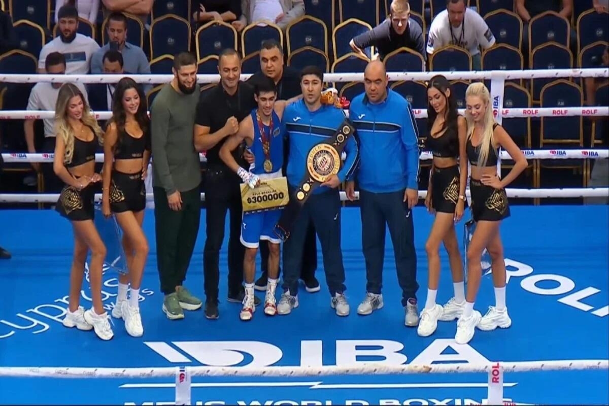 Boksçumuz ermənini məğlub edərək dünya çempionu oldu