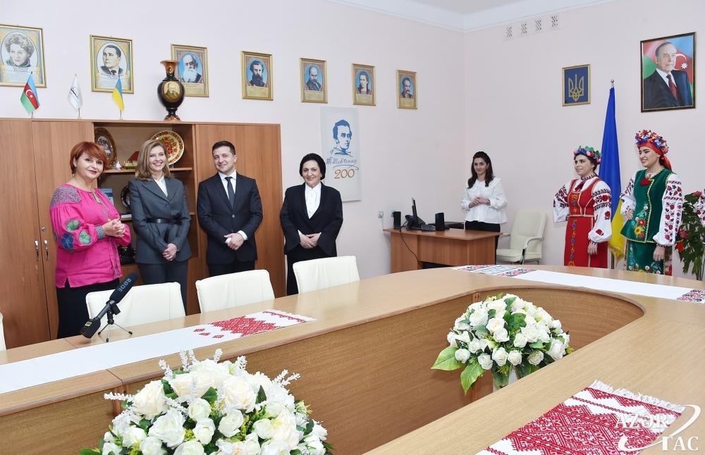 Prezident Vladimir Zelenski Bakı Slavyan Universitetində Ukrayna Tədris-Mədəniyyət Mərkəzi ilə tanış olub - FOTO