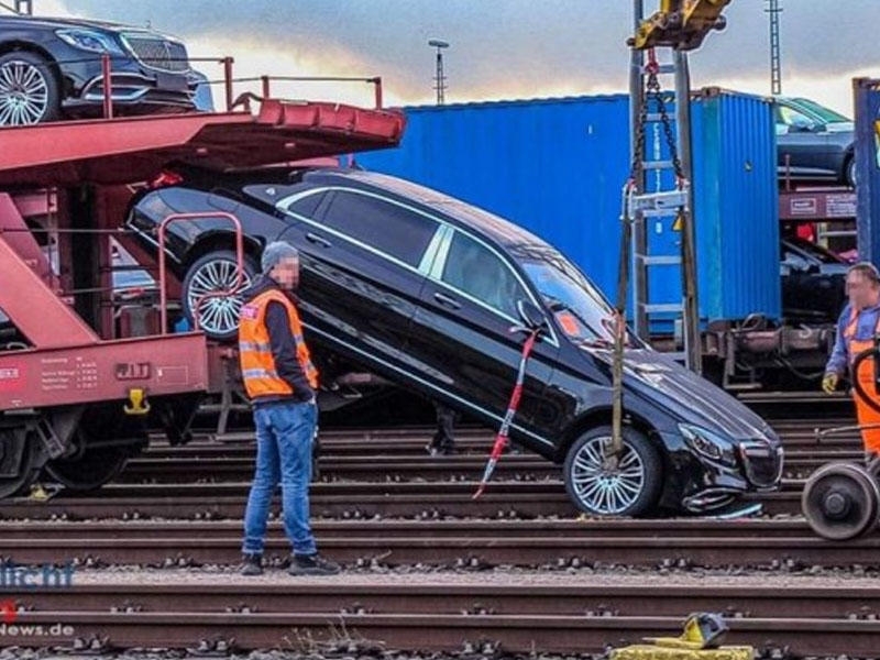 Dəmiryolunda 240 minlik “Maybach” oğurlamaq istədilər - FOTO