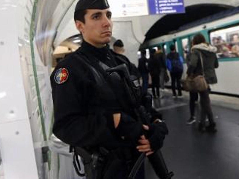 Parisdə tətillər səbəbindən bir çox metro xətləri işləmir