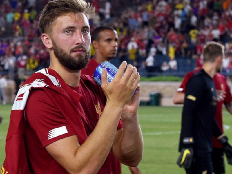 ''Liverpul'' müdafiəçisini icarədən qaytarır