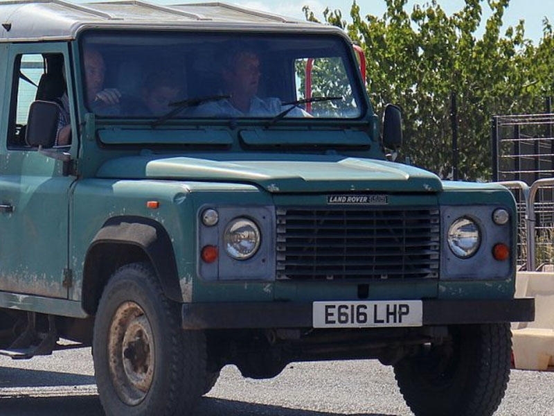 1988-ci il istehsalı olan Land Rover Defender avtomobilinə yeni nəfəs verilib