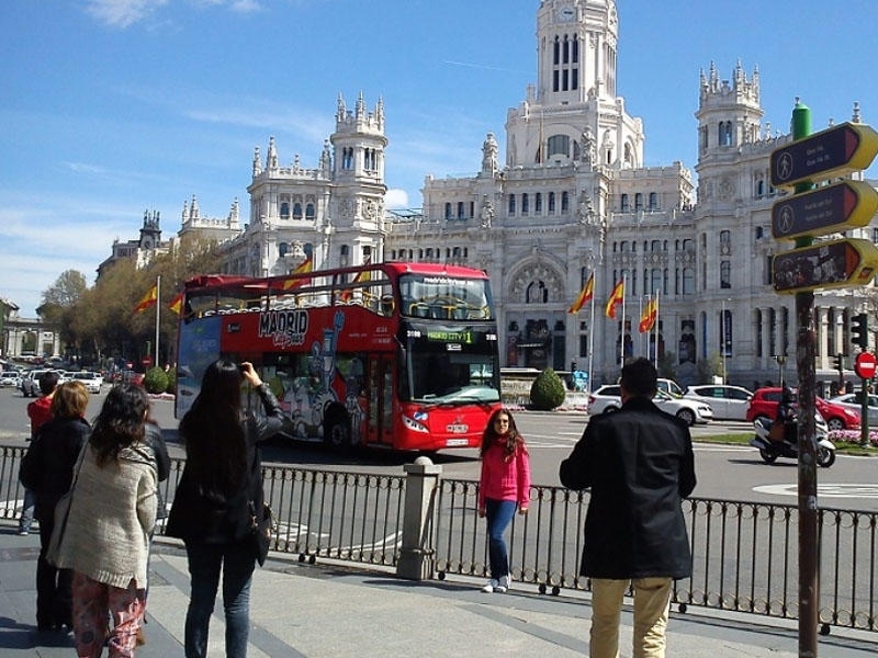 Ötən ilin 11 ayı ərzində İspaniyada 80 milyona yaxın turist dincəlib