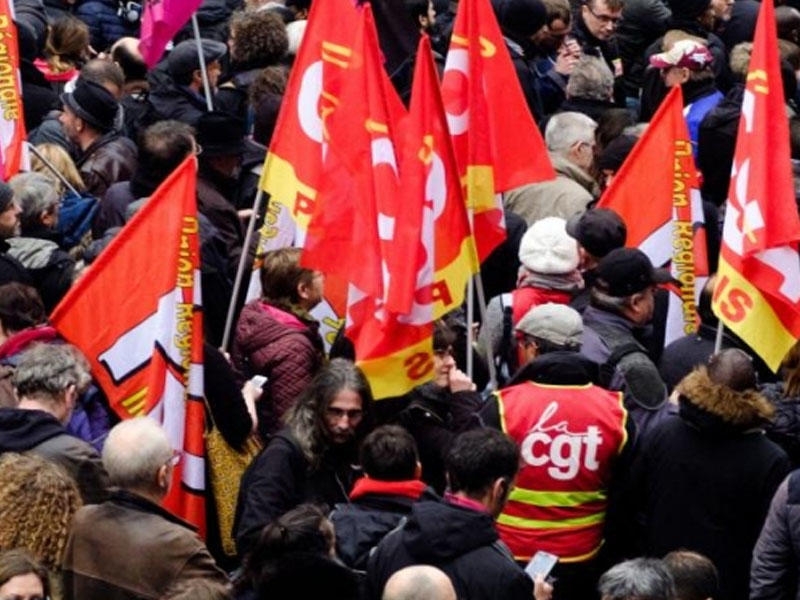 Fransada pensiya islahatına qarşı yeni ümumi etiraz nümayişlərinə çağırışlar səsləndirilir