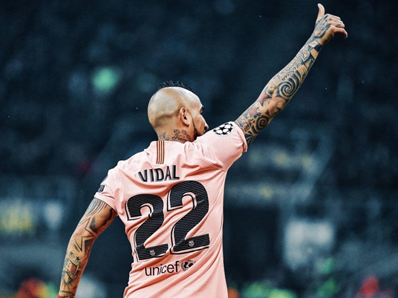 Vidal ''Barselona''da qalır