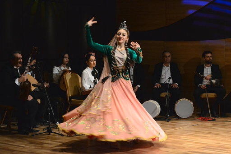 Beynəlxalq Muğam Mərkəzinin təşkilatçılığı ilə  “Şifahi ənənəli Azərbaycan musiqisi” (I və II cildlər)  kitabının təqdimatı keçirilib - FOTO