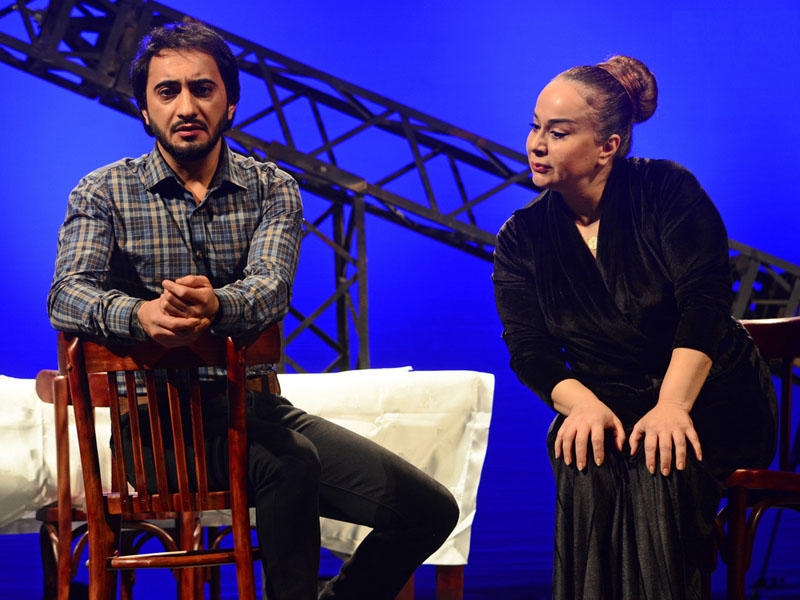 Gənc Tamaşaçılar Teatrında “Şəhərin qış gecələri”nin premyerası oldu - FOTO
