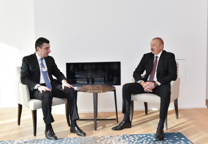 Prezident İlham Əliyevin Davosda Gürcüstanın Baş Naziri ilə görüşü olub - FOTO
