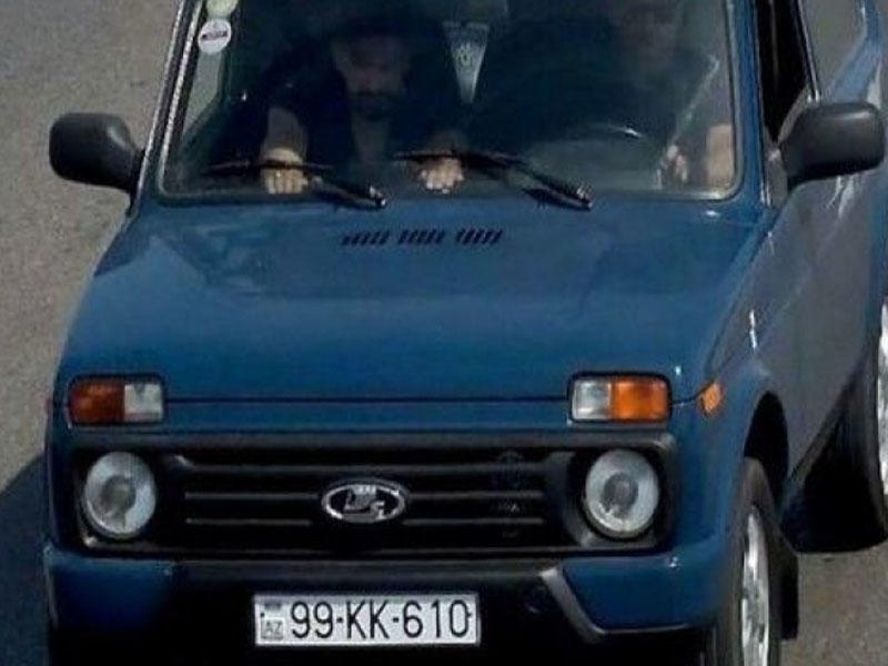 Tanınmış aparıcının olduğu avtomobil cərimələndi - İnstaqram üçün video çəkirmiş - FOTO