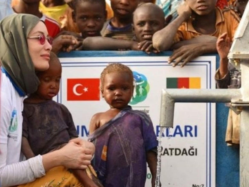 ''Arka Sokaklar''ın Zeynəbi evini satıb Afrikada su quyuları açdırdı - FOTO