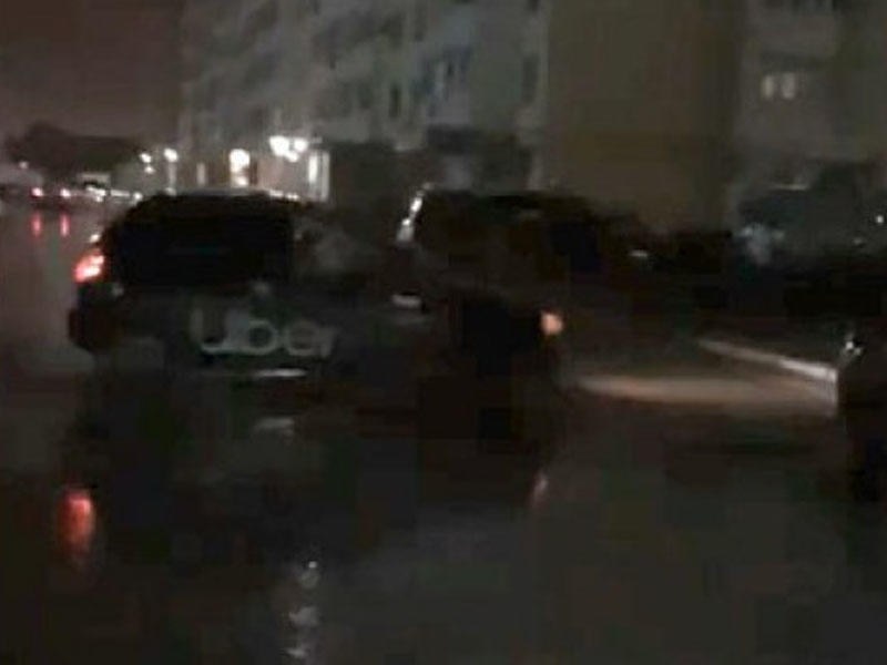 Polis taksi ilə beş maşını vurub qaçan sürücünü saxladı - VİDEO