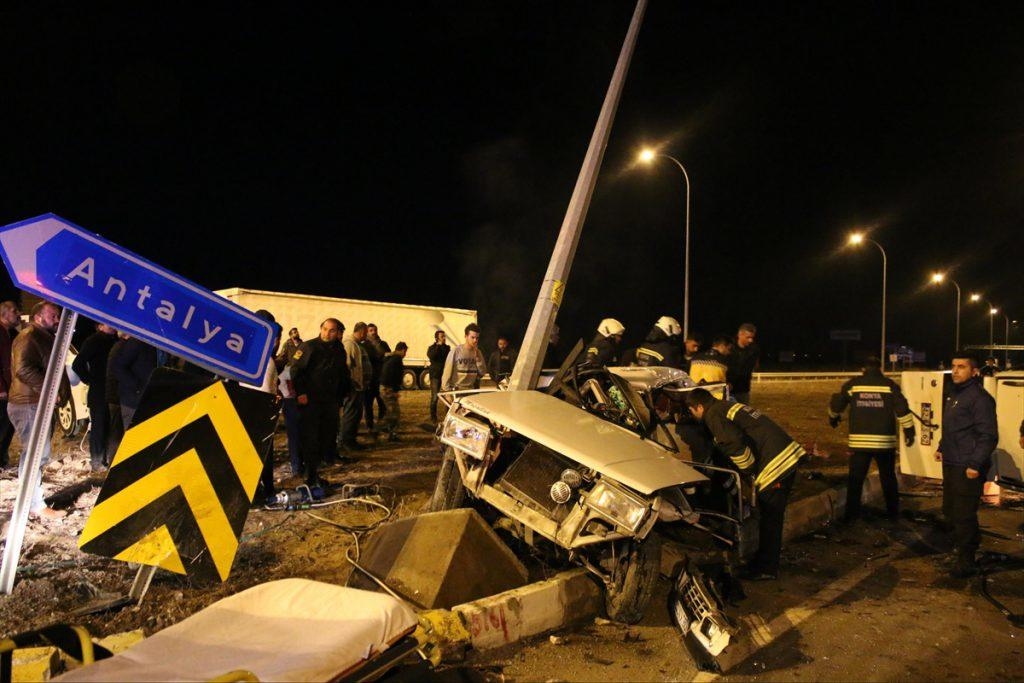 Qonşu ölkə səhəri pis xəbərlə açdı:  1 ölü, 9 yaralı - FOTO