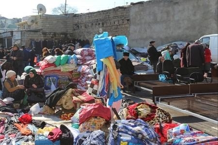 Bakıda koronavirusun bata bilmədiyi bazardan reportaj - FOTO