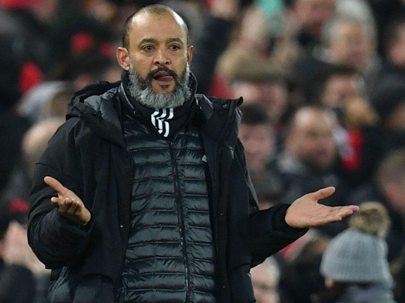 “İnsanlar ölür, biz futbol oynayırıq, absurd durumdur''