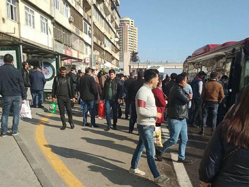 Artıq maska da taxan yoxdur... - Bakı bu gün - FOTO