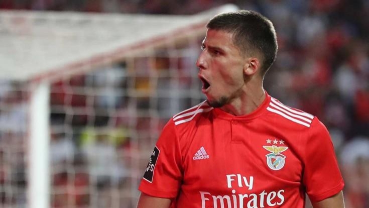 ''Benfika''nın futbolçusu top klubların hədəfində