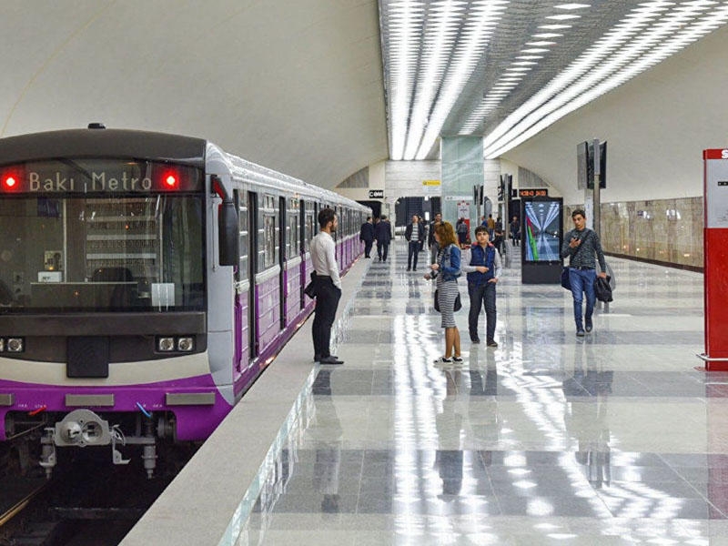 Bakı metrosu sərnişinlər üçün yeni qaydalar açıqladı