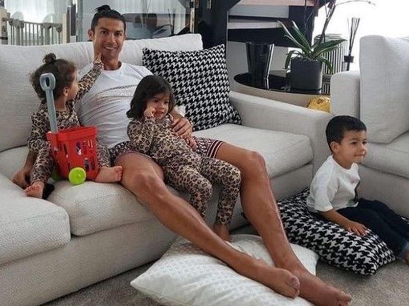 Ronaldu Portuqaliyada səkkiz milyon avroya torpaq sahəsi aldı