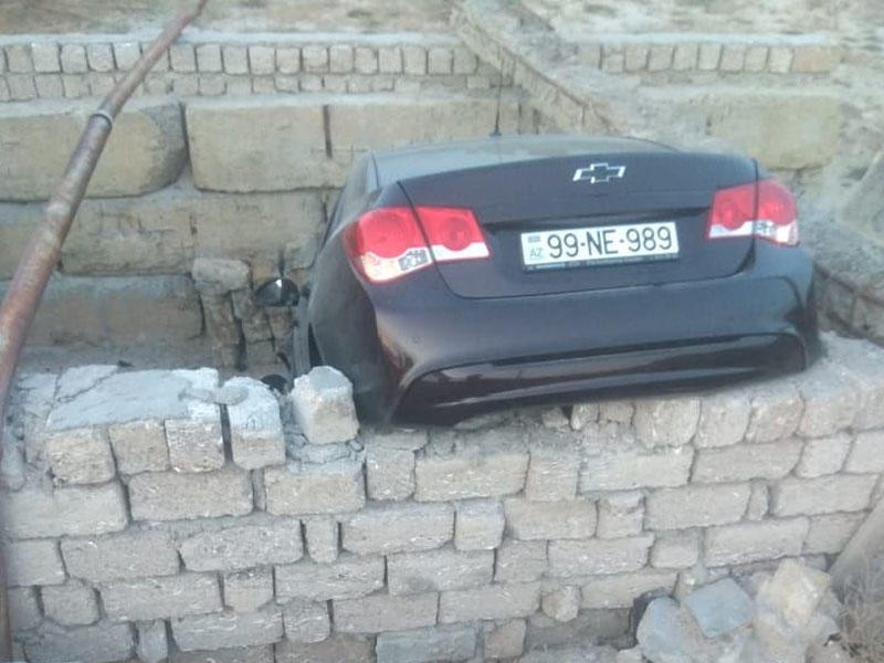 Bakıda ''Chevrolet'' hasara çırpıldı, qaz xətti zədələndi -  FOTO