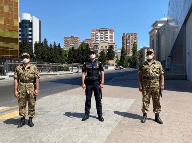 Bakı polisi: Dəfndə iştirak üçün şəxsi avtomobillərdən istifadə edilə bilər