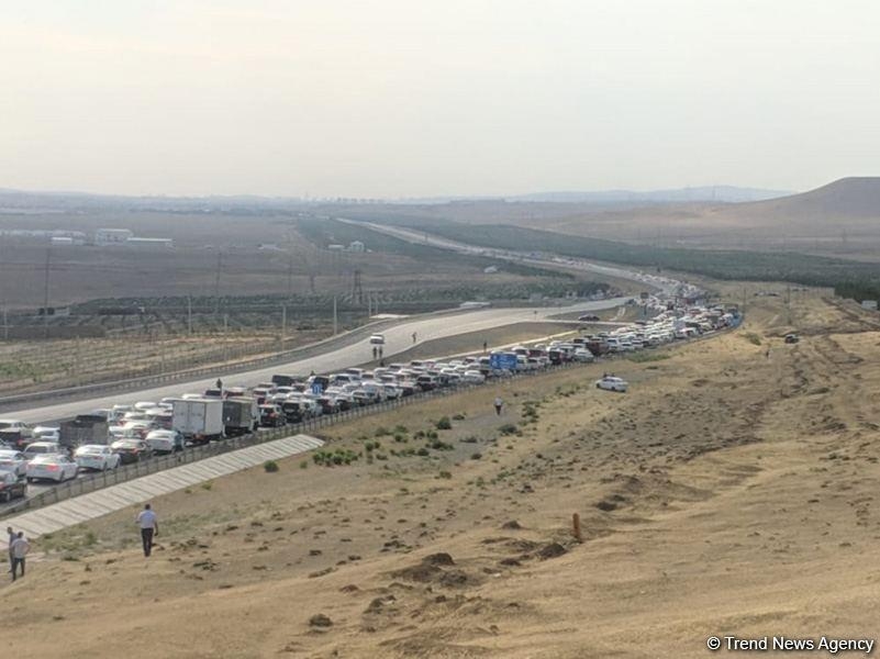 Bakının giriş və çıxışlarında yaranan tıxaclarla bağlı araşdırma başladı - RƏSMİ