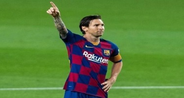 Messi anti-koronavirus döşəyi istifadə edir