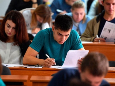 Universitetlərdə dərslər onlayn keçiriləcək