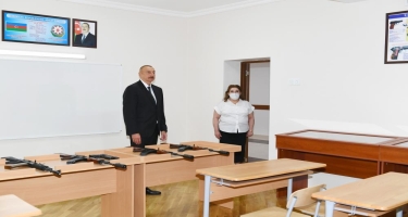 Prezident İlham Əliyev Bakıdakı 251 nömrəli məktəbin yeni korpusunun açılışında iştirak edib - FOTO
