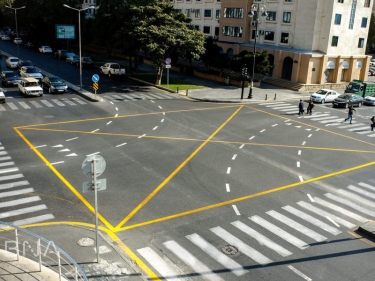 Bakıda daha 14 yol kəsişməsində sarı torlar çəkiləcək