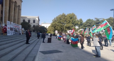 Tbilisidə “erməni terroruna yox” şüarı ilə aksiya keçirilib - FOTO