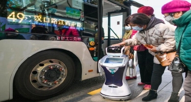 Şanxayda turistlər üçün populyar marşrut xəttində ilk “ağıllı” robot istifadəyə verilib