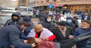 Yerevanda güc strukturları qadınları döyür - VİDEO