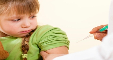 Uşaqlar koronavirusdan peyvənd olunmalıdırmı? - Pediatr açıqladı