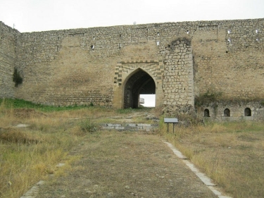 Şuşa qalasının neçə darvazası var?