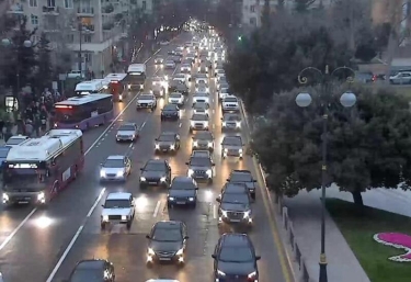 Bakıda bu ərazilərdə tıxac yaranıb - SİYAHI - FOTO