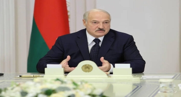 Lukaşenko Belarus xalqını düyməli telefonlardan istifadə etməyə çağırdı - SƏBƏB