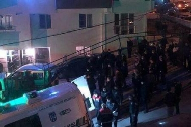 16 yaşlı qardaşını amansızlıqla öldürdü - Zibili atmadığına görə