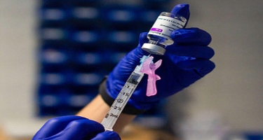 Tibb bacısı koronavirus əleyhinə vaksin vurulduqdan sonra vəfat edib