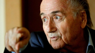 Blatter 6 il 8 ay müddətinə cəzalandırıldı