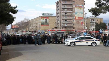 Xankəndidə gərginlik: Əsas  yollar bağlandı