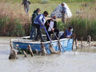 Baş Şirvan kollektoru qanunsuz balıq torlarından təmizlənib - FOTO