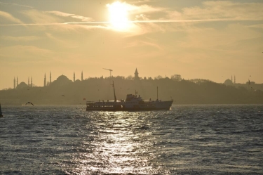 İstanbulun küçə və prospektlərində səssizlik hakimdir - FOTO