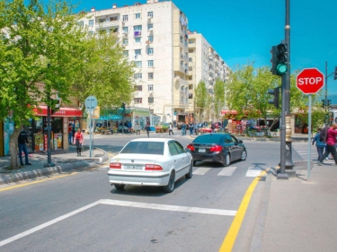 Bakıda daha bir küçə kəsişməsində işıqfor quraşdırıldı - FOTO