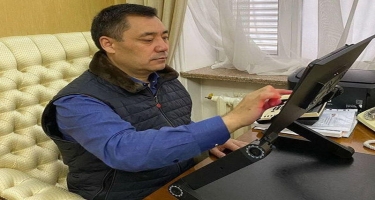Qırğızıstan prezidenti koronovirusa görə distant iş rejiminə keçdi