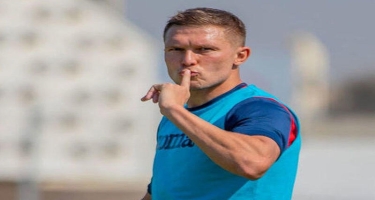 Rusiyalı futbolçu Yerevan aeroportunda döyülməsindən danışdı