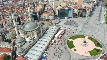 İstanbulun Taksim Məscidi ibadətə açılıb