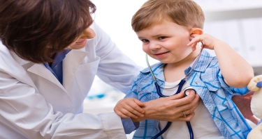 Həkim-pediatr: Antibiotiklər həkim nəzarətində və təyin olunmuş miqdarda istifadə edilməlidir