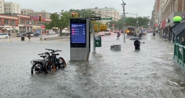 Nyu-Yorkda güclü yağış nəticəsində bir neçə metro stansiyasını su basıb