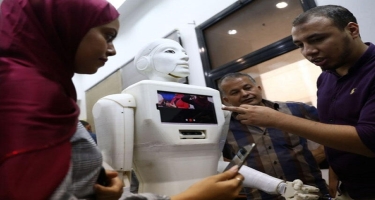 Misirin Ayn-Şəms Universiteti robot “tibb bacısını” təqdim edib - FOTO